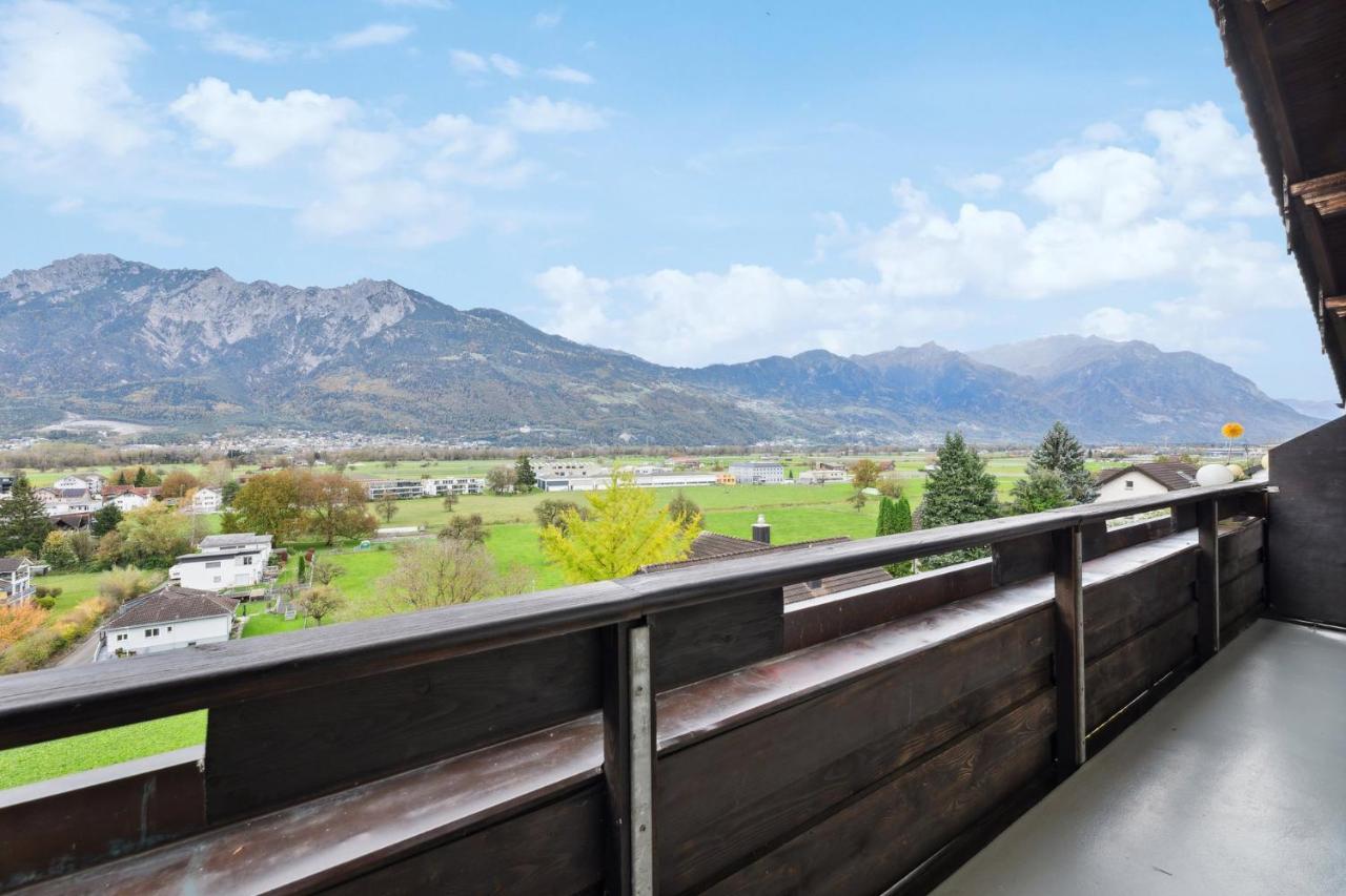 Sonniges Apartment Mit Traumhaftem Bergblick ブフス エクステリア 写真